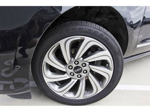 Used 2023 Lincoln Navigator L Reserve image 33