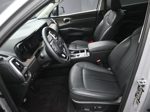 Used 2023 Kia Sorento S w/ Panoramic Sunroof Package image 14