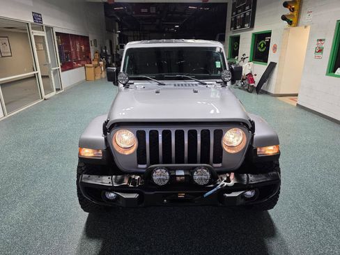 Used 2020 Jeep Gladiator Sport w/ Quick Order Package 24S AWD/4WD image 3