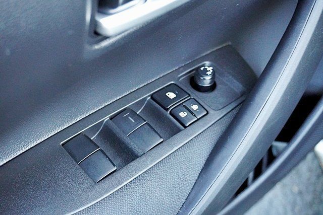 Used 2026 Toyota Corolla SE w/ SE Package FWD image 32
