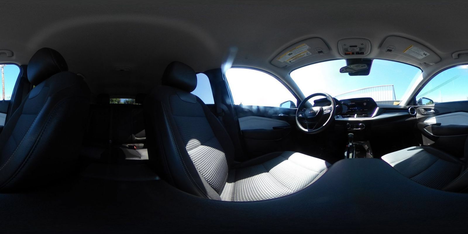 Used 2025 Chevrolet Trax LT FWD image 42