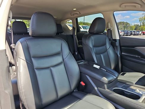 Used 2024 Nissan Murano SV w/ SV Midnight Edition Package image 13