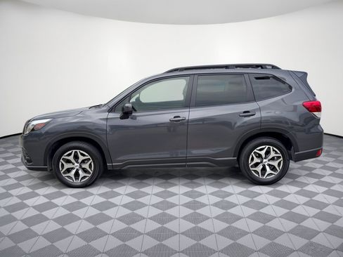 Used 2023 Subaru Forester Premium AWD/4WD image 2