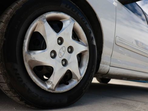 Used 2005 Hyundai Elantra GLS FWD image 29