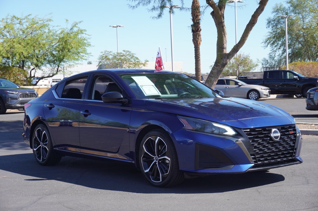 Certified 2024 Nissan Altima 2.5 SR w/ SR Premium Package FWD image 4