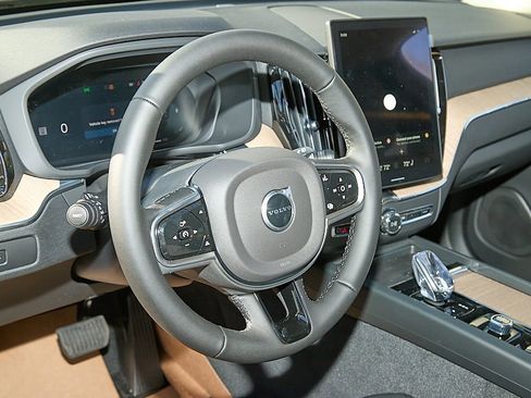 New 2026 Volvo XC60 B5 Plus w/ Protection Package Premier image 14