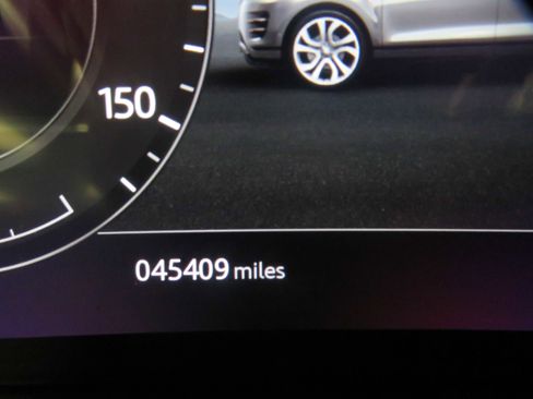 Used 2020 Land Rover Range Rover Evoque SE image 31