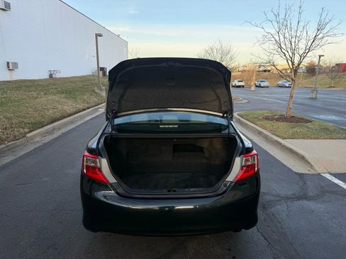 Used 2012 Toyota Camry XLE image 10