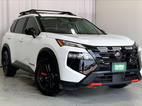 Used 2025 Nissan Rogue SV AWD/4WD image 34