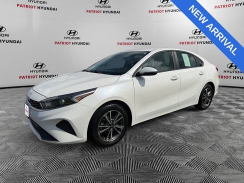 Used 2022 Kia Forte LXS w/ LXS Technology Package FWD image 7