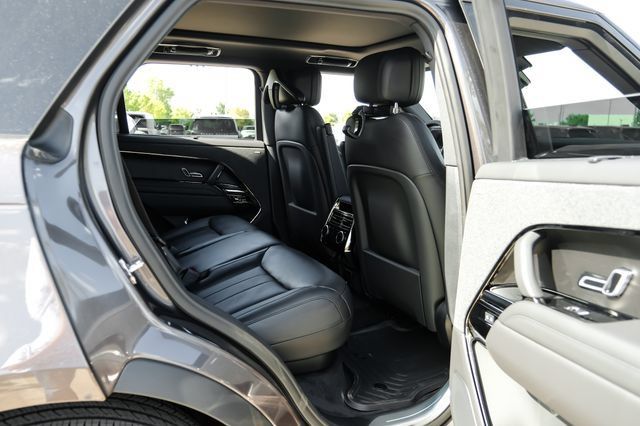 New 2026 Land Rover Range Rover Sport Dynamic SE AWD/4WD image 45