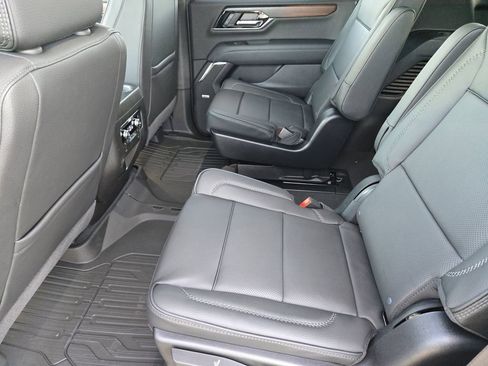 New 2026 GMC Yukon Denali w/ Sun & Power Step Package image 21