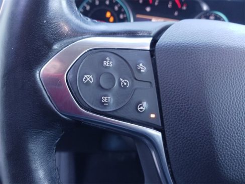 Used 2021 Chevrolet Traverse RS image 33