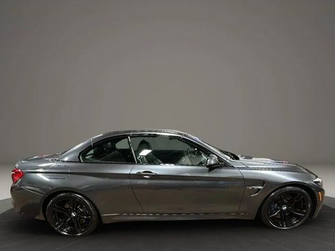 Used 2018 BMW M4 Convertible image 14