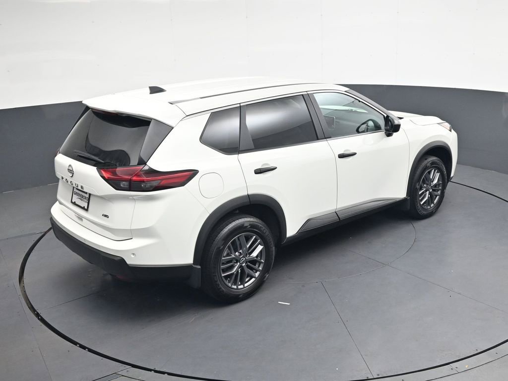 Used 2025 Nissan Rogue S AWD/4WD image 30