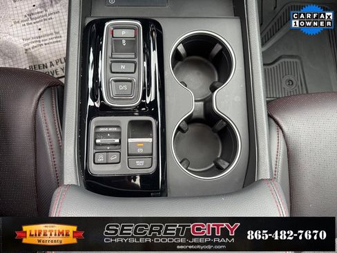 Used 2025 Honda Pilot Black Edition image 38