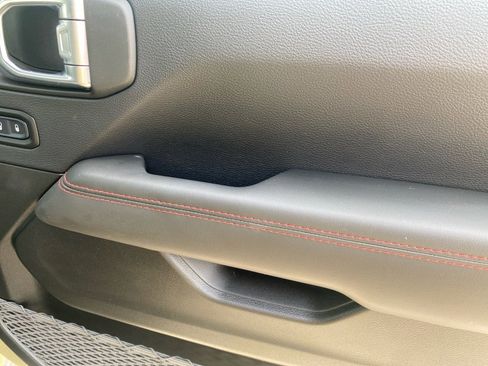 Used 2025 Jeep Wrangler Unlimited Rubicon image 35