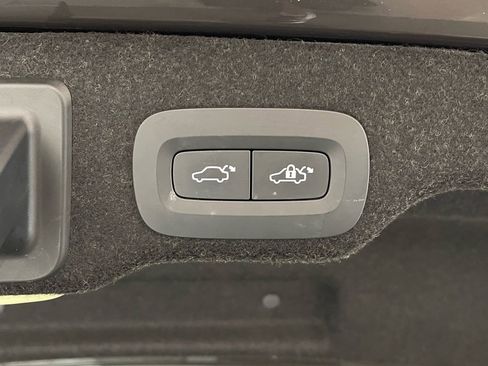 Used 2023 Volvo S90 B6 Ultimate w/ Protection Package Premier image 38