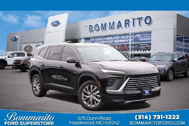 Used 2025 Buick Enclave Preferred AWD/4WD image 1