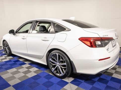 Used 2022 Honda Civic Touring image 7