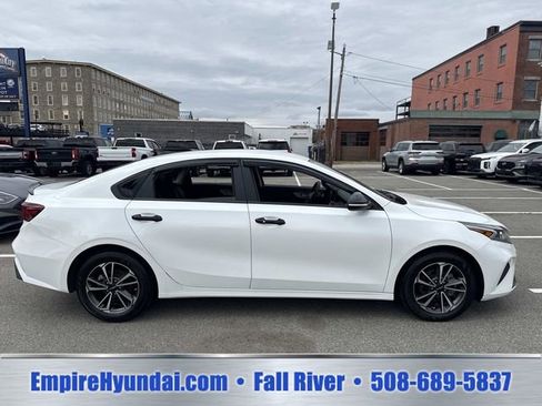 Used 2024 Kia Forte LXS FWD image 3