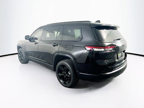 Used 2023 Jeep Grand Cherokee L Laredo image 5