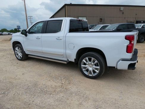 New 2026 Chevrolet Silverado 1500 High Country AWD/4WD image 9