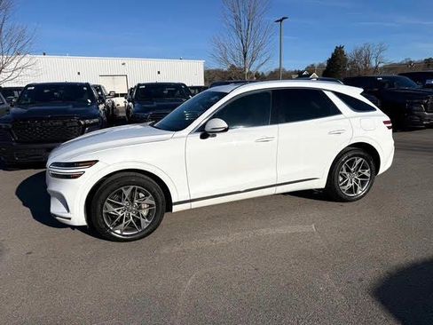 Used 2024 Genesis GV70 2.5T w/ Select Package image 6