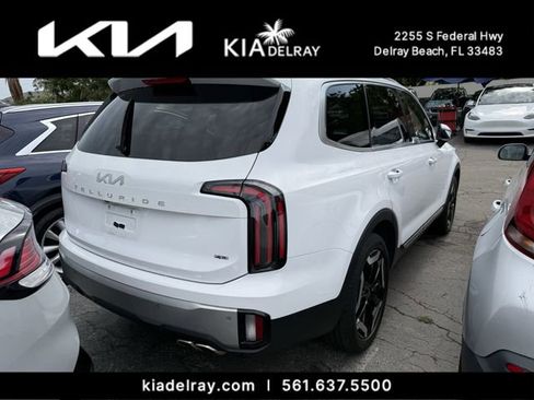 Used 2024 Kia Telluride EX w/ EX Captain's Chair Package AWD/4WD image 2