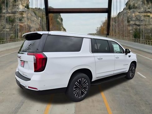 New 2026 GMC Yukon XL Elevation AWD/4WD image 10