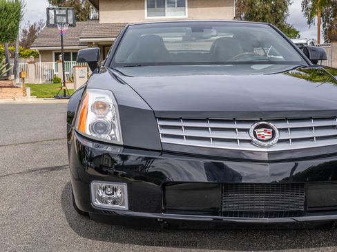 Used 2006 Cadillac XLR image 92