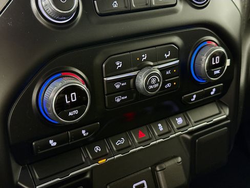 Used 2022 Chevrolet Silverado 1500 LT image 17