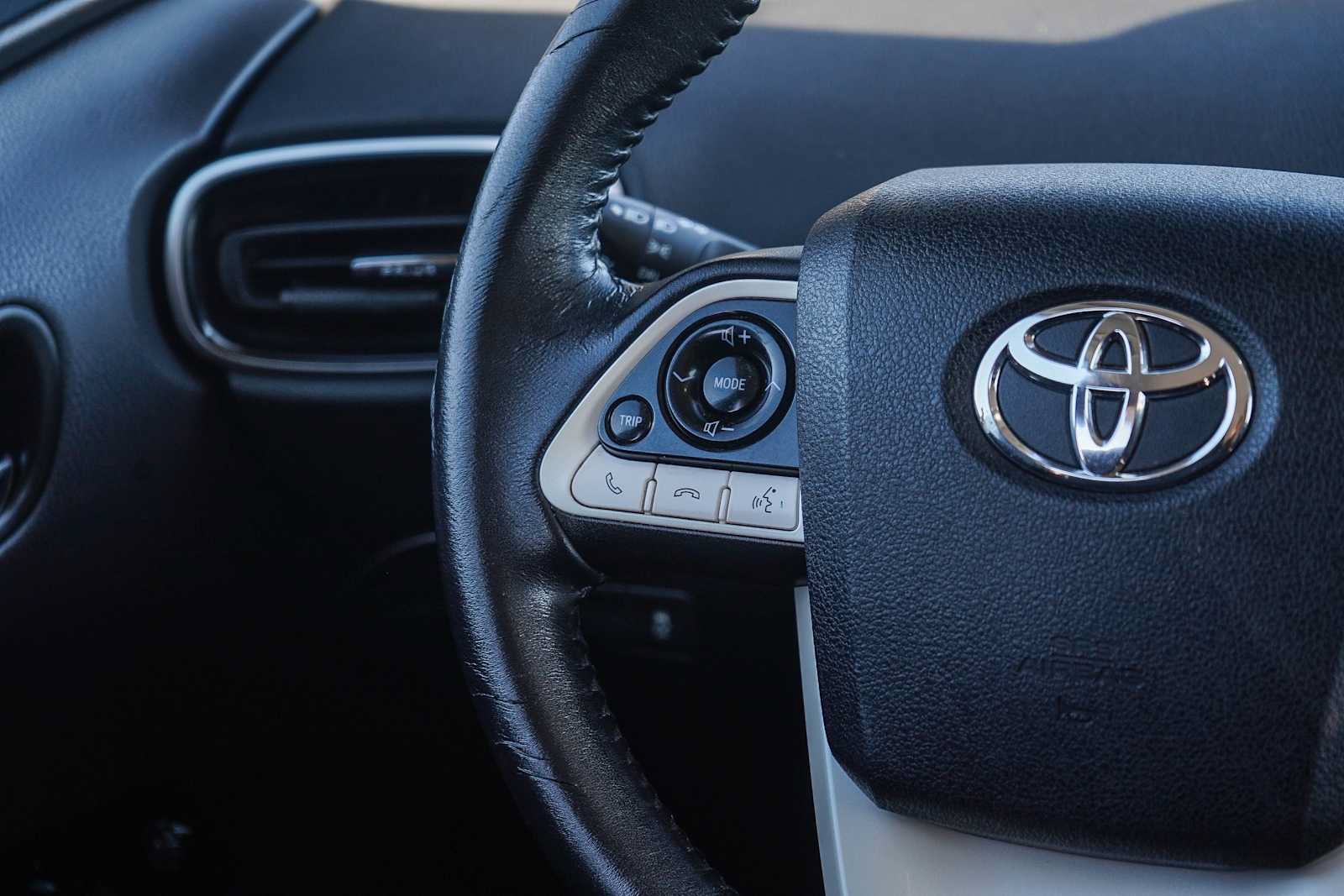 Used 2017 Toyota Prius Prime Plus w/ Carpet Mat Package FWD image 17