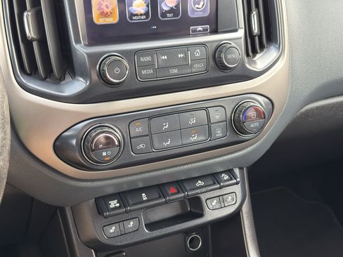 Used 2018 Chevrolet Colorado Z71 image 21