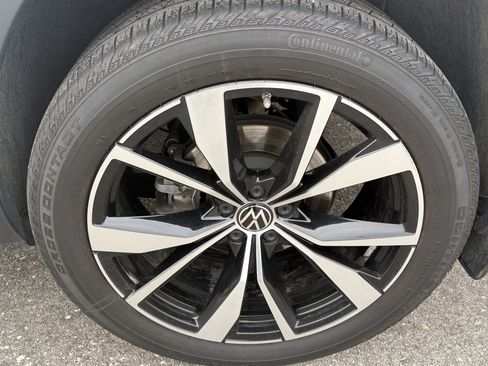 Used 2024 Volkswagen Atlas SEL Premium R-Line AWD/4WD image 45