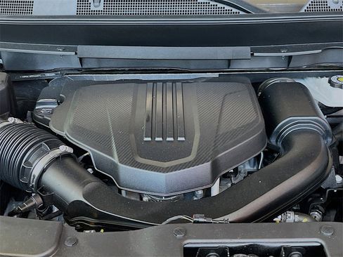 Used 2024 GMC Acadia Denali w/ Super Cruise Package image 33