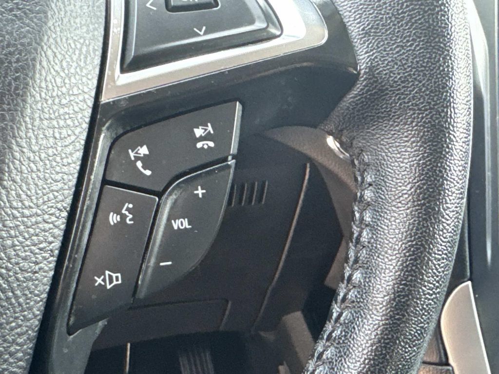 Used 2024 Ford Edge SEL AWD/4WD image 24