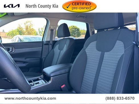 Certified 2025 Kia Sorento LX image 14