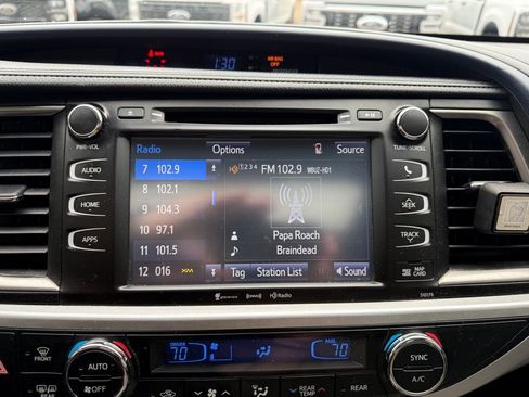 Used 2018 Toyota Highlander XLE image 13