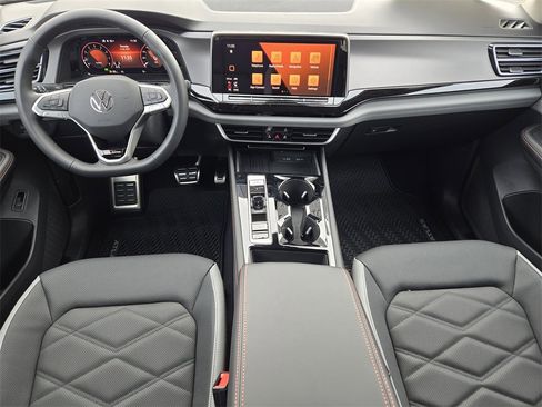 New 2026 Volkswagen Atlas Peak Edition image 21