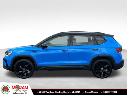 Certified 2024 Volkswagen Taos SE AWD/4WD image 2