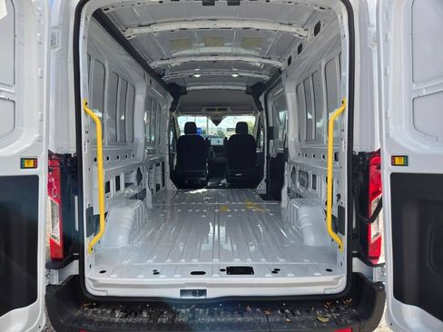 New 2026 Ford Transit 250 148 Medium Roof RWD image 9