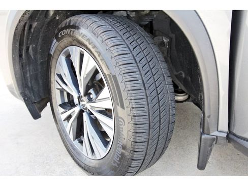 Used 2023 Nissan Rogue SV w/ SV Premium B Package FWD image 11
