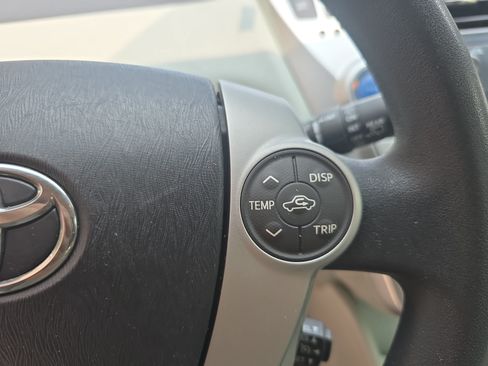 Used 2013 Toyota Prius V Two FWD image 17