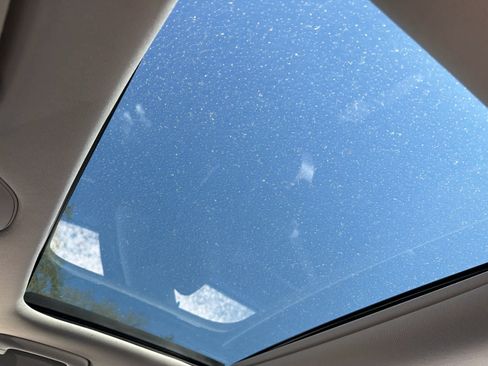 Used 2021 Genesis G70 2.0T w/ Elite Package image 28