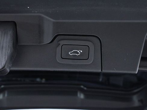 Used 2016 Land Rover Range Rover Evoque SE Premium image 10