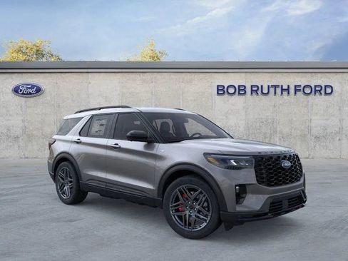 New 2026 Ford Explorer ST-Line w/ ST-Line Street Pack AWD/4WD image 2