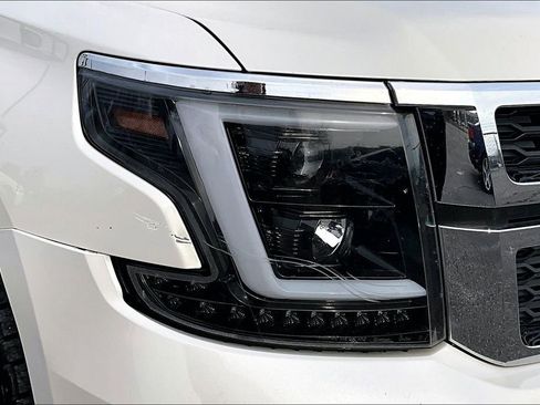 Used 2015 Chevrolet Suburban LT image 40