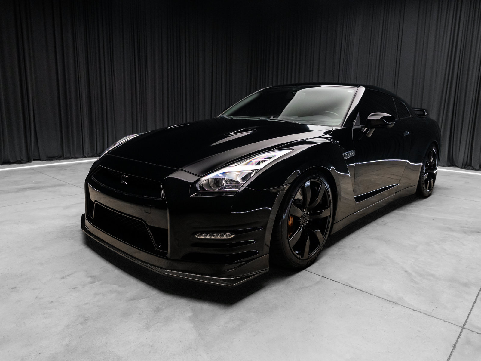 Used 2009 Nissan GT-R Premium AWD/4WD image 13