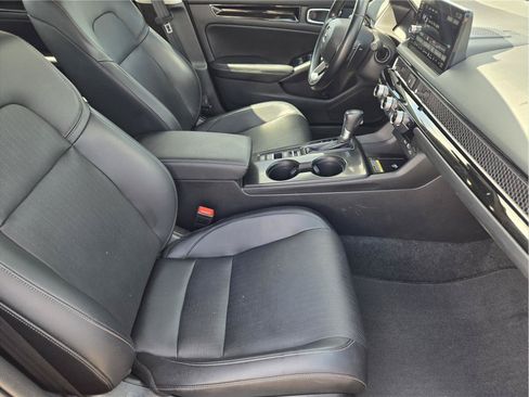 Used 2022 Honda Civic Touring image 13